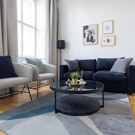 Franz 24 - Typical Viennese Apartment In The Heart Of Vienna Exterior photo