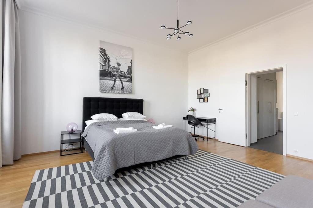Franz 24 - Typical Viennese Apartment In The Heart Of Vienna Exterior photo